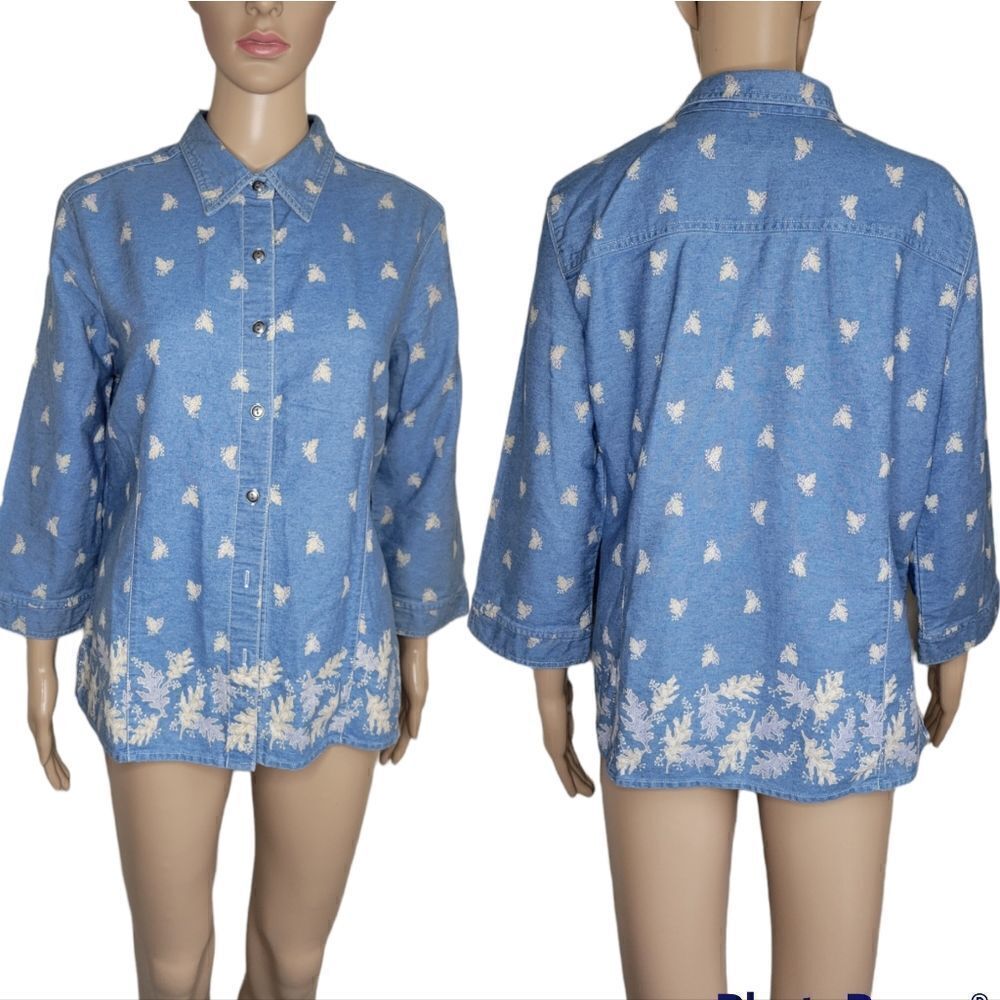 Classic Elements 3/4 sleeves lightweight Leaf Pattern denim shirt.